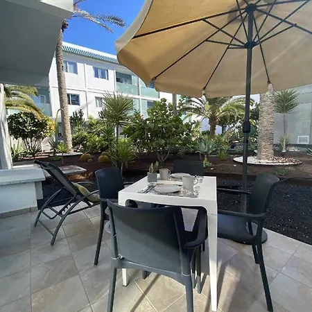 Sun And Surf קורלחו